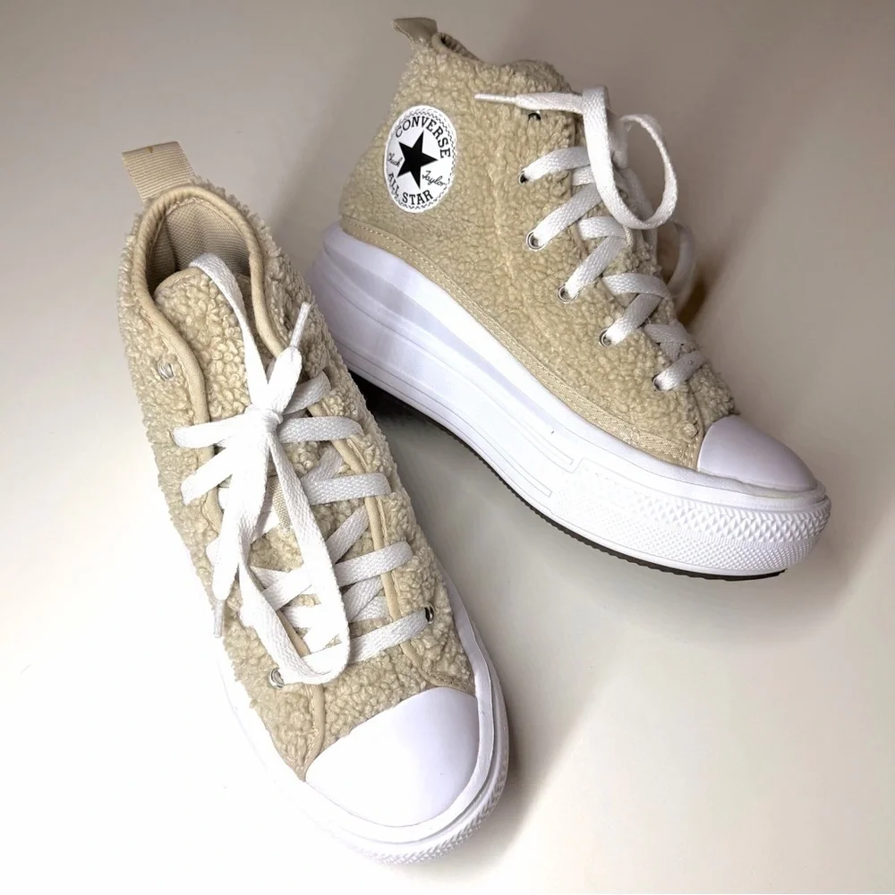 Converse Kids Chuck Taylor All Star Move Platform Sherpa Sneakers Size- 1.5
